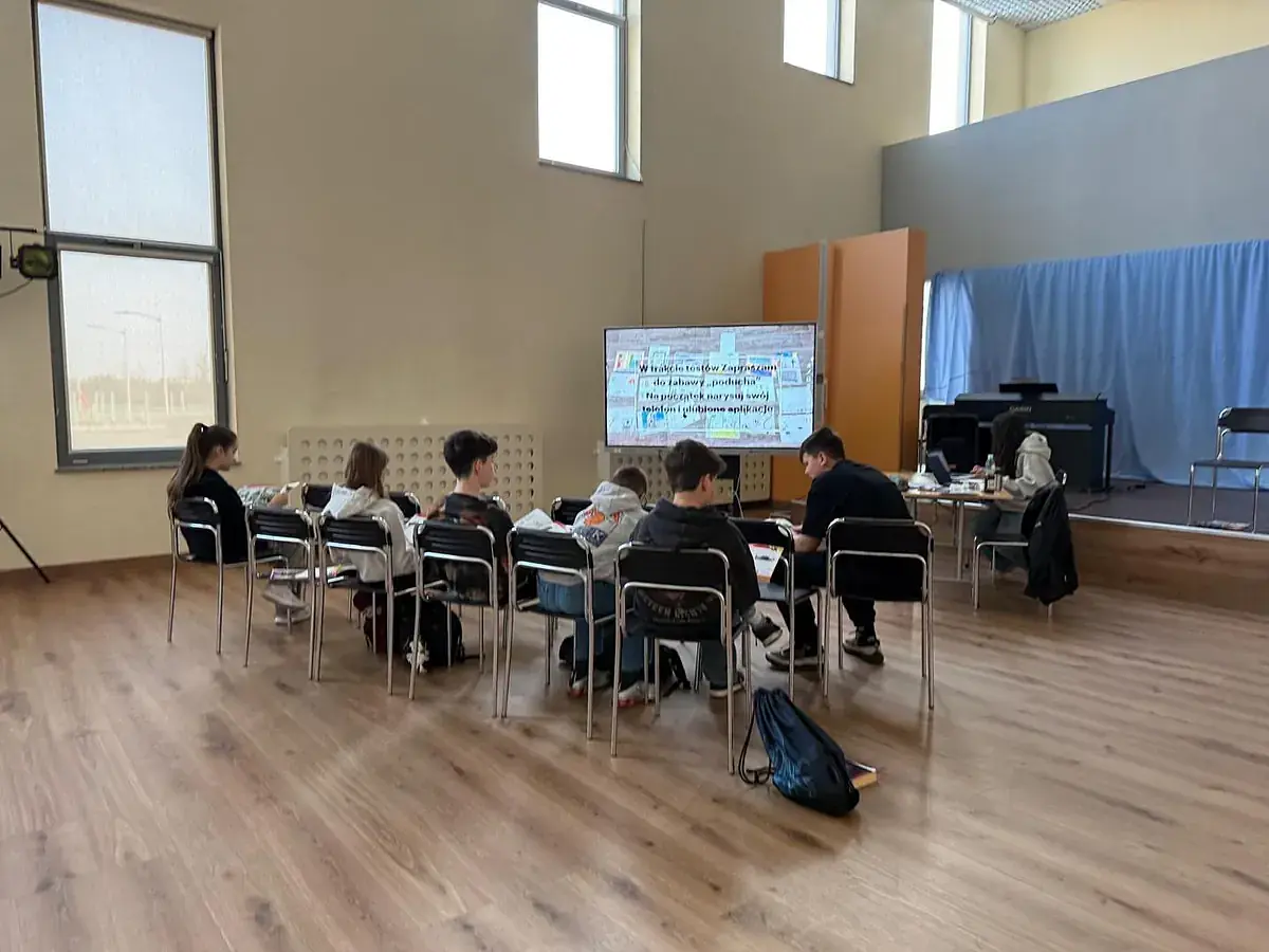 Sala szkoleniowa podczas warsztatu z cyberbezpieczeństwa